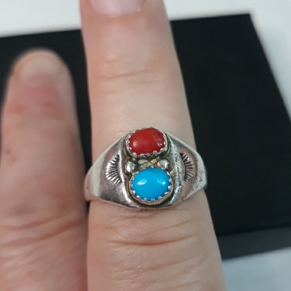 Sterling Silver ring - Picture 3 of 6